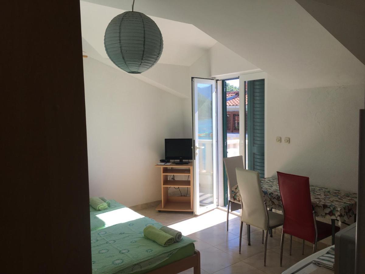 Apartmani Domenika Жуляна Экстерьер фото