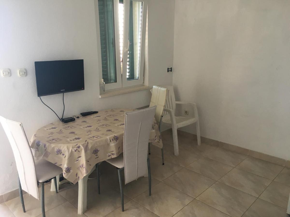 Apartmani Domenika Жуляна Экстерьер фото
